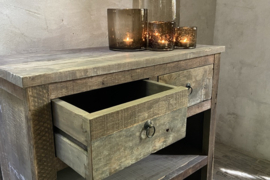 Oud houten sidetable met 2 lades