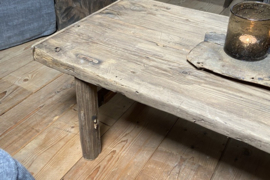 Oud houten salontafel