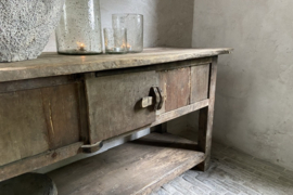 Sidetable met deurtje en onderblad