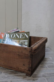Oude houten bak/ lectuurbak