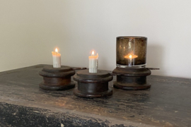 Oud houten kandelaar