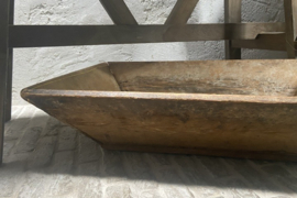 Oude  houten trog Aura Peeperkorn