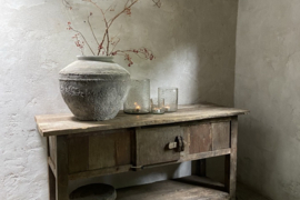 Sidetable met deurtje en onderblad