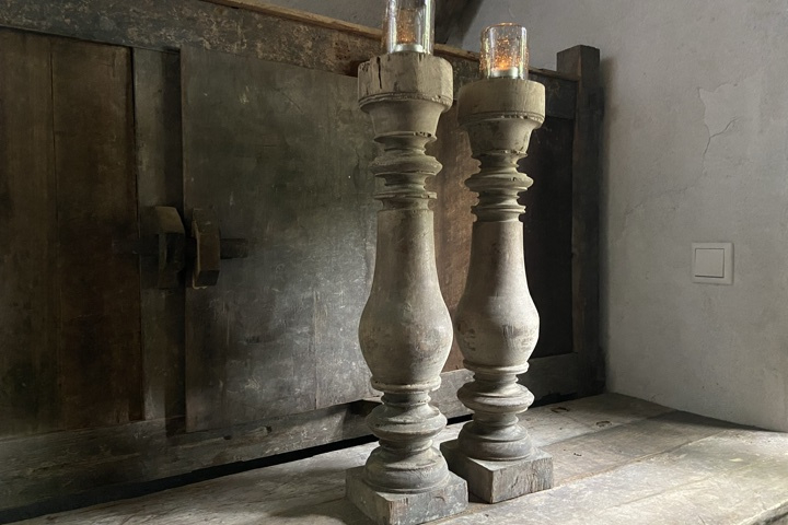 Oude houten balusters, set