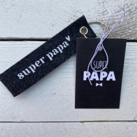 Sleutelhanger: 'super papa', mini kaartje en sticker