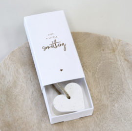 Little gift box met zeep hartje 'Just a little something'