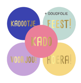 5 x kadosticker 'kadootje/feest/hoera/kado/voor jou'