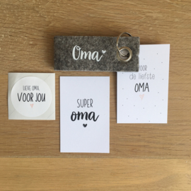 Sleutelhanger: Oma, inclusief mini kaartje en sticker
