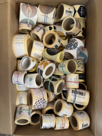 Doos vol met 95 rollen kado stickers