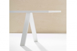 Arper Cross De nieuwe tafel van Arper !