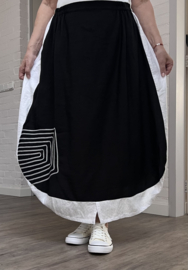 SINNE design.. viscose/linnen  rok/zwart/wit