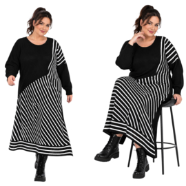 AKH oversized gebreide  tuniek/jurk  apart stretch zwart/wit