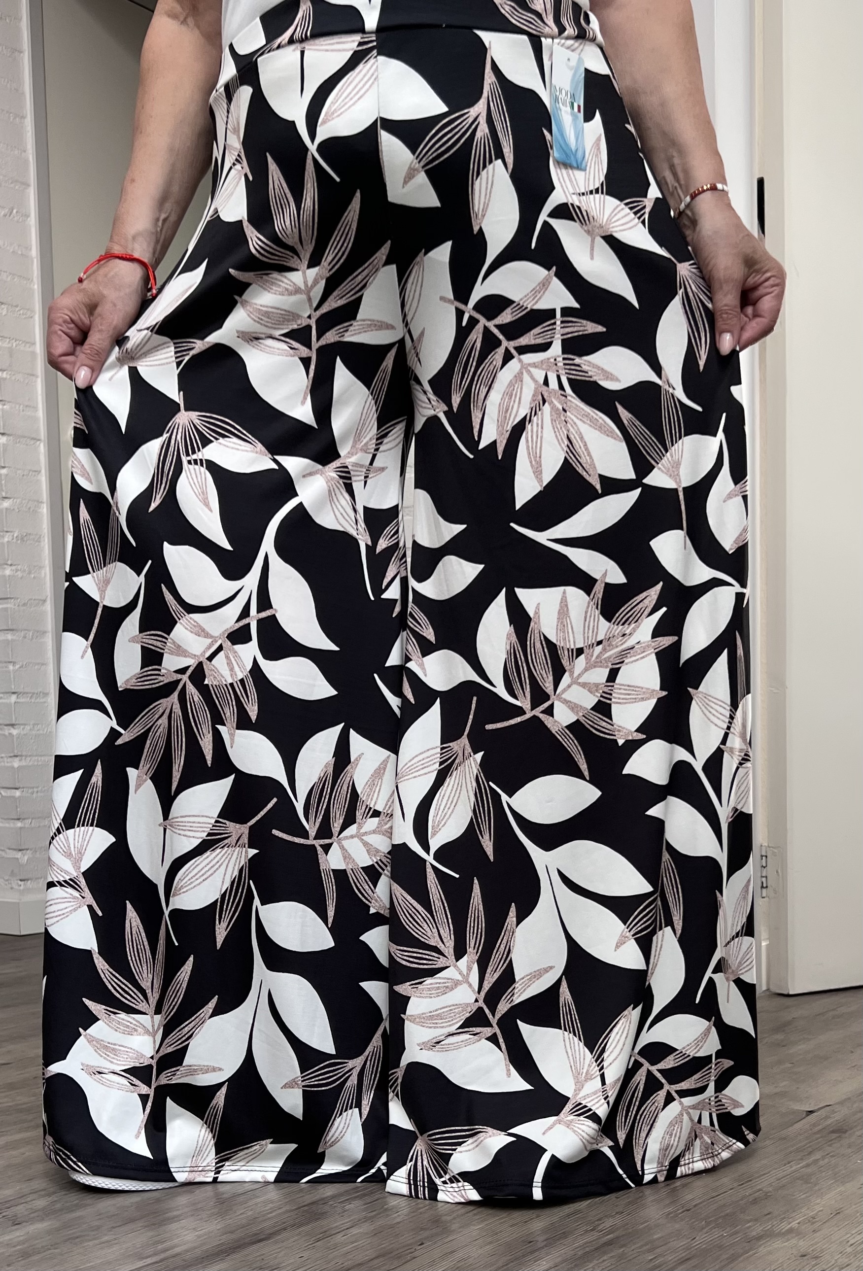 ITALY Mode jersey viscose  wijde broek apart /zeer rekbaar/zwart/wit