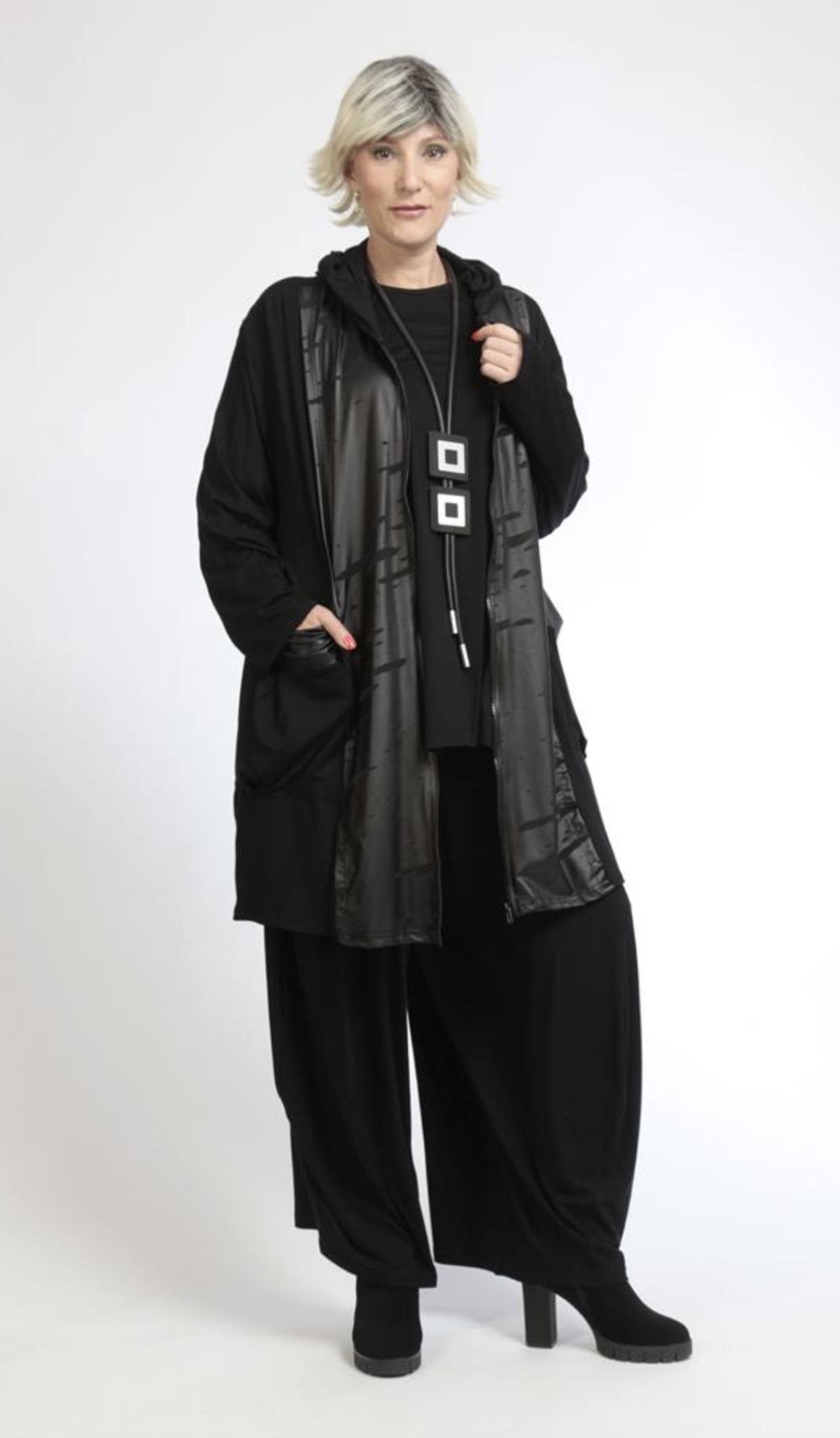 AKH oversized viscose A-lijn blazer/vest met rits  zwart stretch