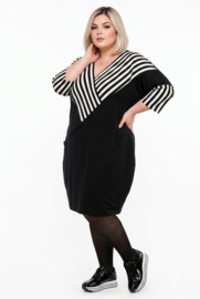 AKH oversized viscose ballon jersey jurk  apart/stretch zwart/wit