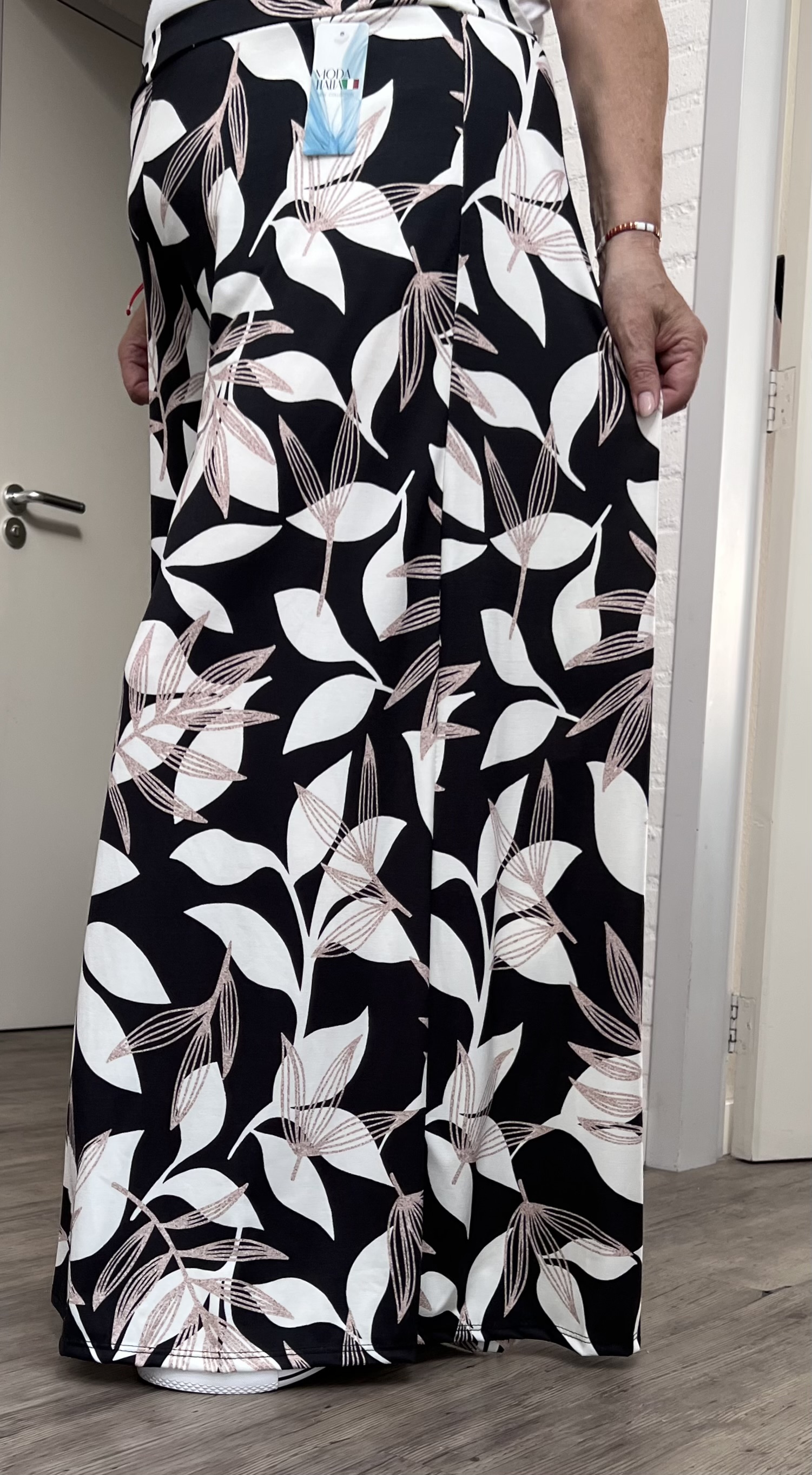 ITALY Mode jersey viscose  wijde broek apart /zeer rekbaar/zwart/wit