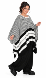 AKH oversized gebreide tuniek/poncho  apart stretch wit/zwart