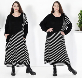 AKH oversized gebreide  tuniek/jurk  apart stretch zwart/wit
