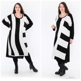 AKH oversized gebreide  tuniek/jurk  apart stretch zwart/wit