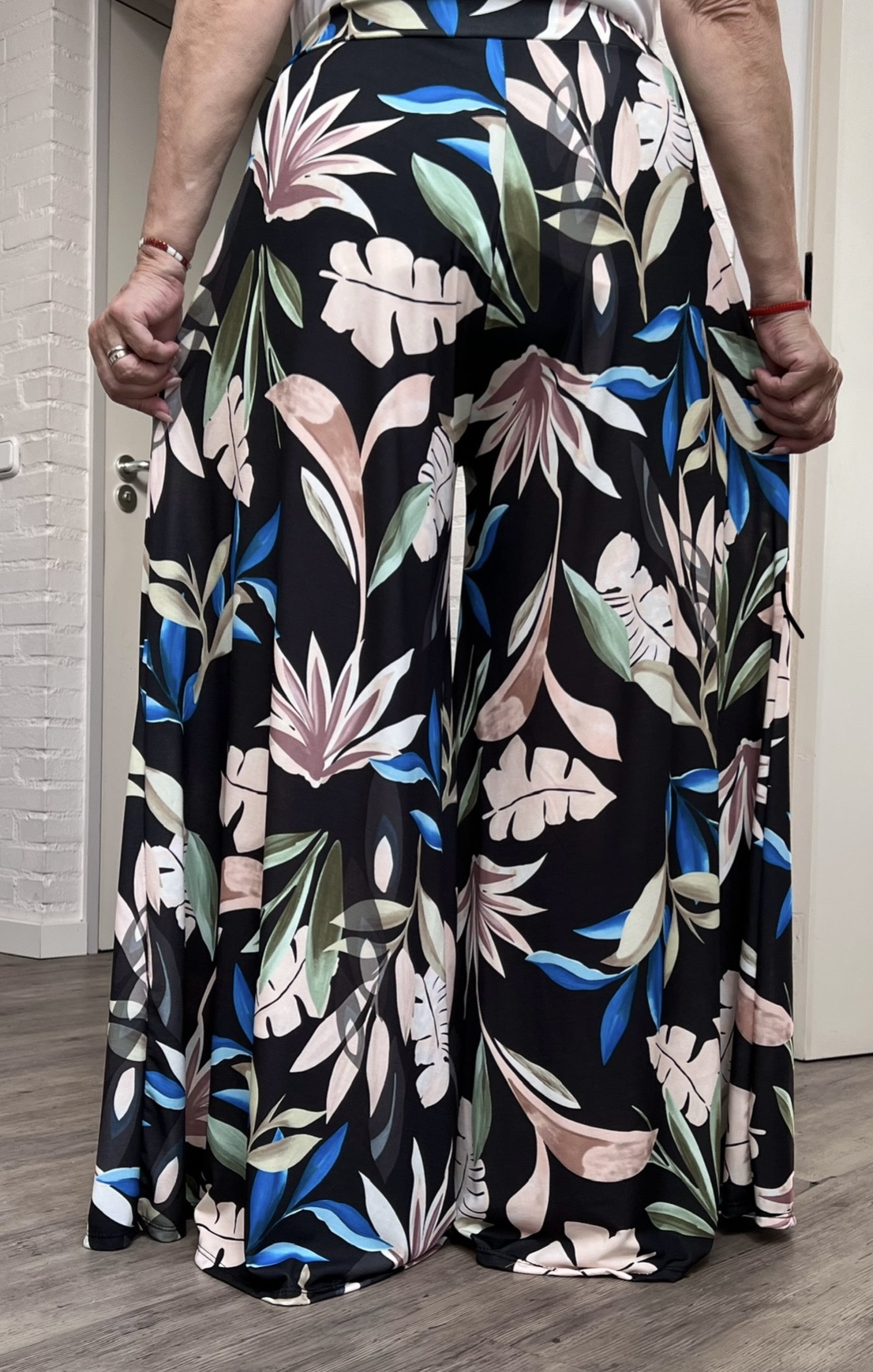 ITALY Mode jersey viscose  wijde broek apart /zeer rekbaar/zwart