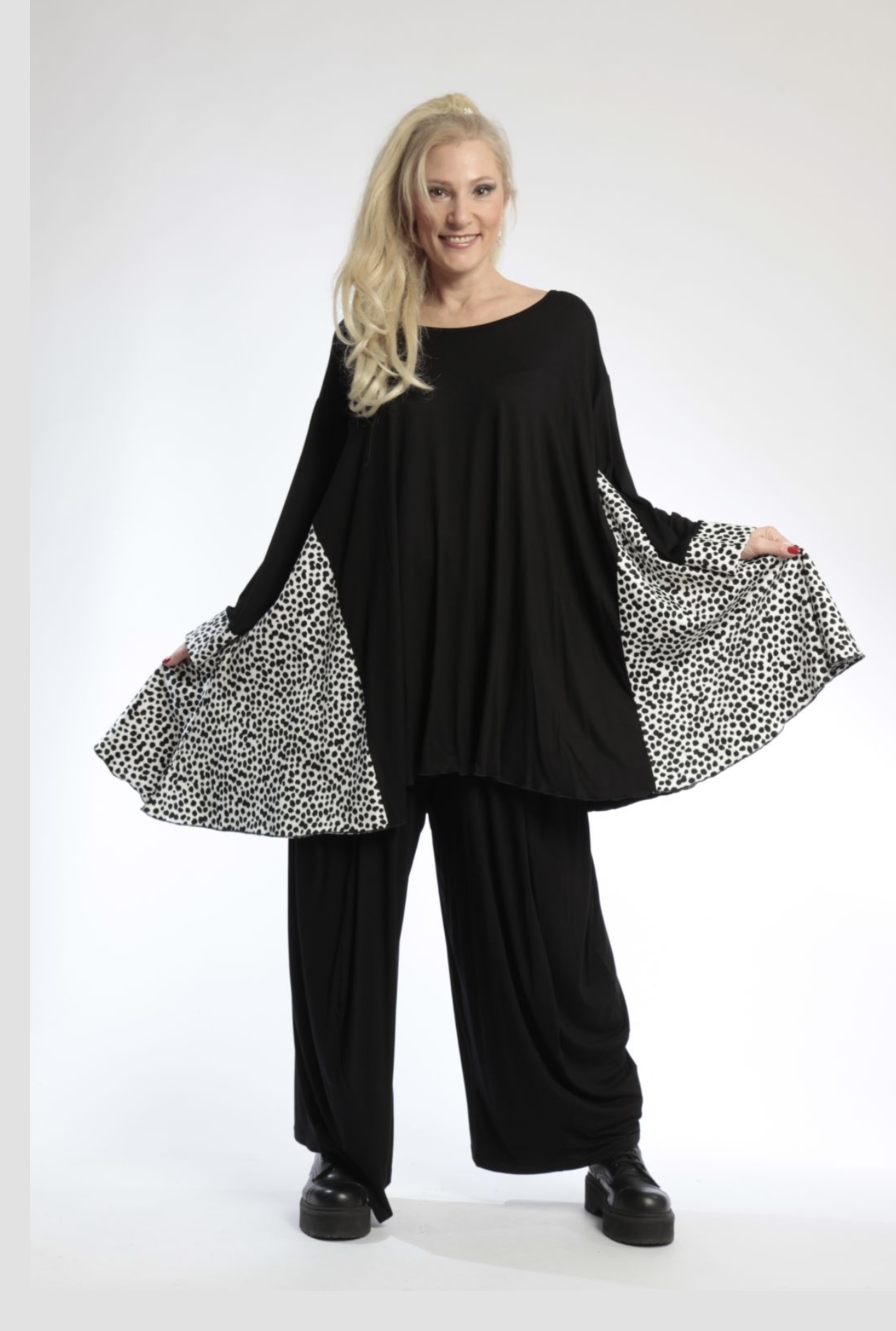 AKH oversized viscose jerseyA-lijn tuniek apart stretch zwart/wit