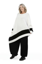AKH oversized asymmetrisch gebreide tuniek/poncho  apart stretch wit/zwart