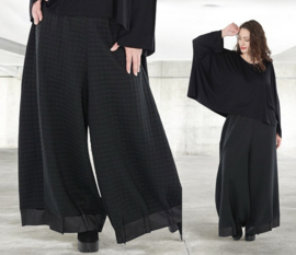 AKH oversized viscose mix broek stretch zwart