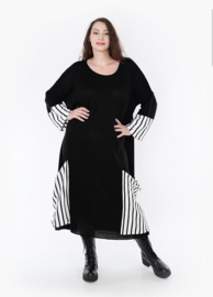 AKH oversized gebreide  tuniek/jurk  apart stretch zwart/wit