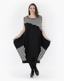 AKH oversized viscose jersey ballon jurk  apart/stretch zwart/wit