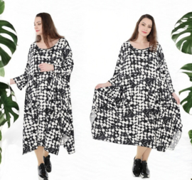 AKH oversized viscose A-lijn jurk / apart /stretch /zwart/wit