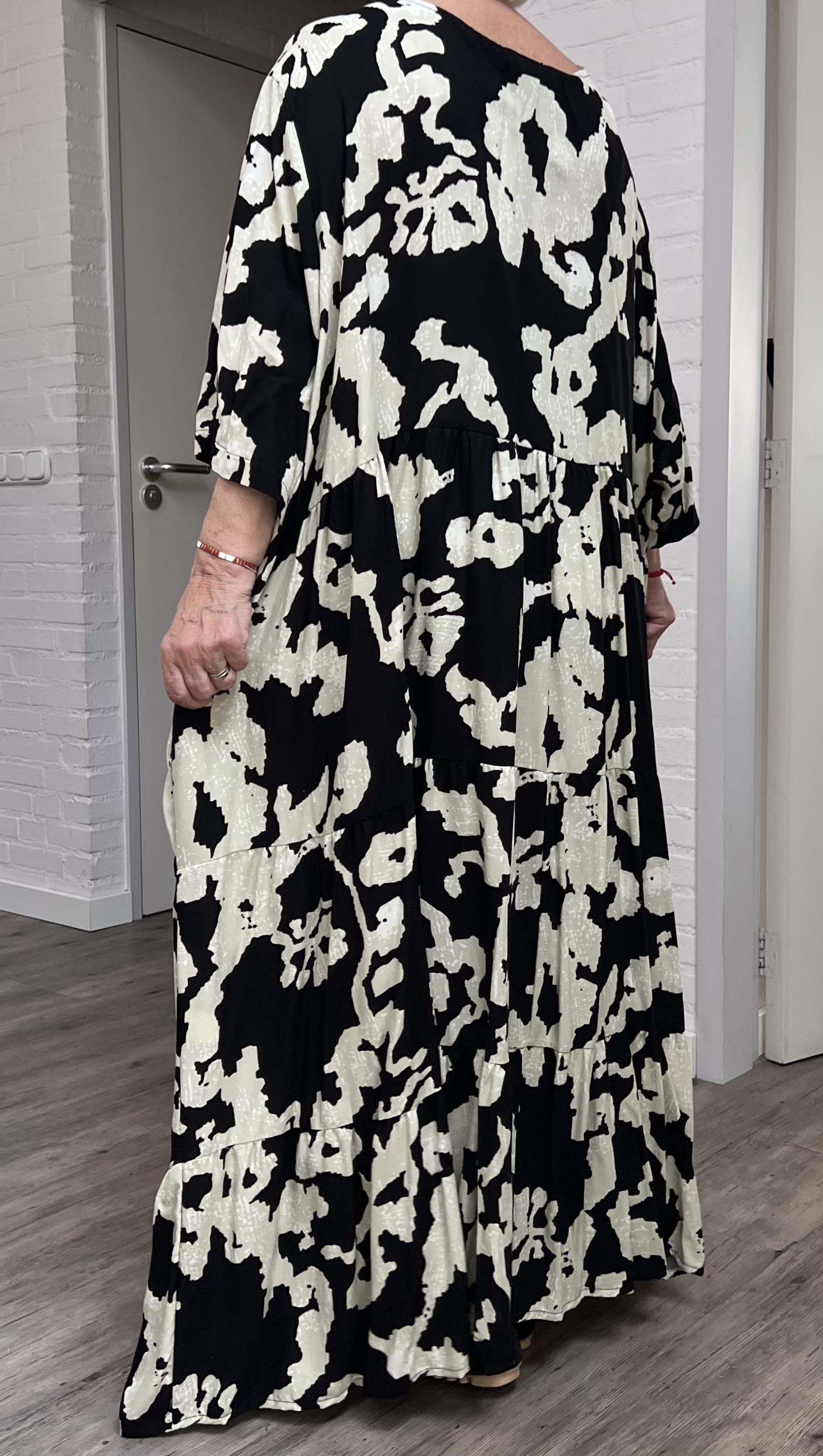 Vincenzo Allocca oversized viscose  BOHO A-lijn jurk apart zwart/ecru