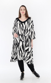 AKH oversized viscose A-lijn jurk / apart /stretch /zwart/wit