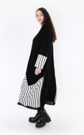 AKH oversized gebreide  tuniek/jurk  apart stretch zwart/wit