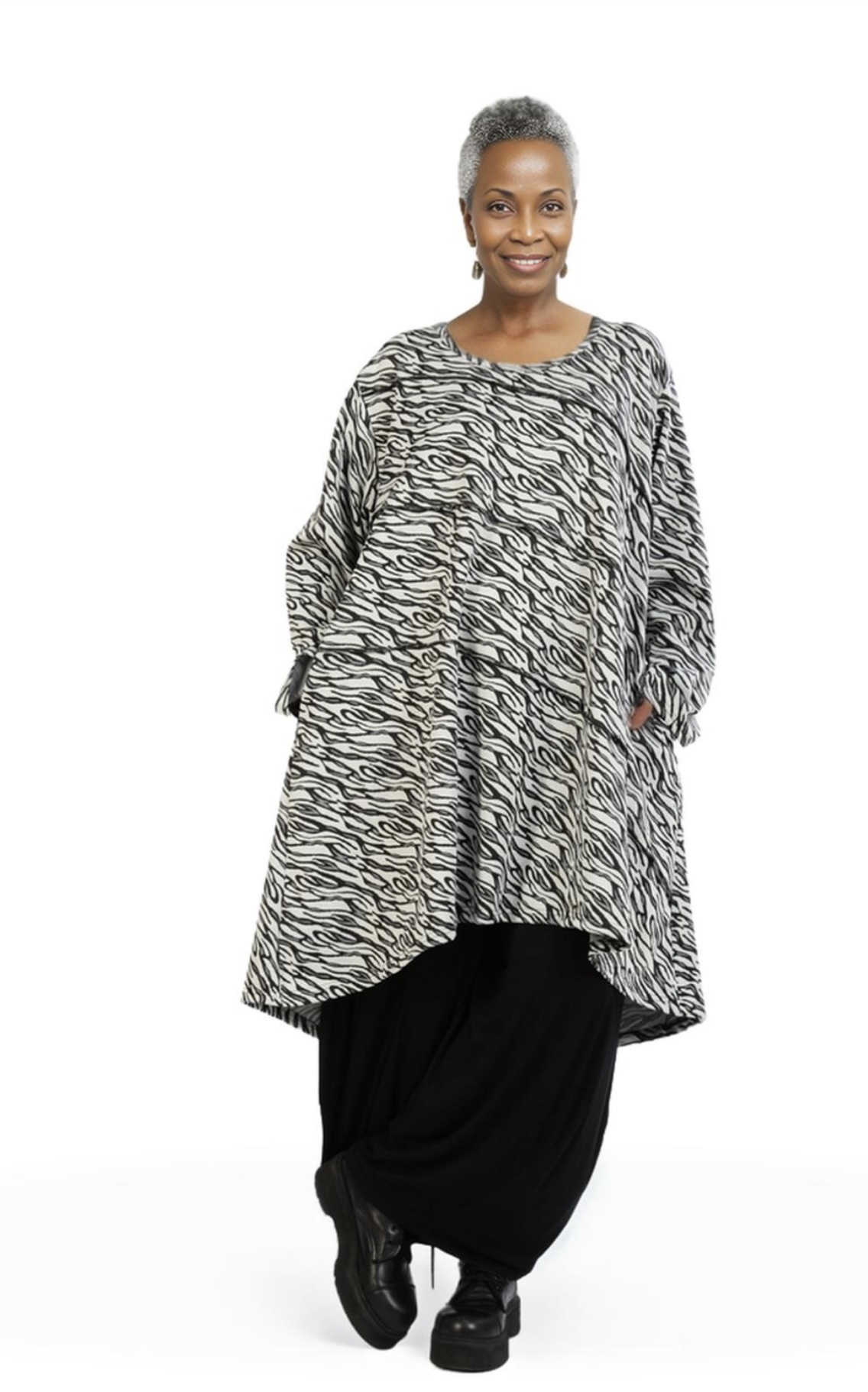 AKH oversized viscose mix jurk/tuniek apart stretch zwart/wit