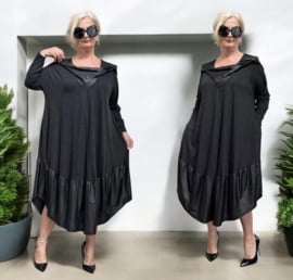 SASHA Diva oversized viscose A-lijn jurk  zwart/stretch