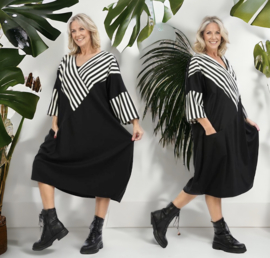 AKH oversized viscose A-lijn jurk/tuniek  apart stretch zwart/wit