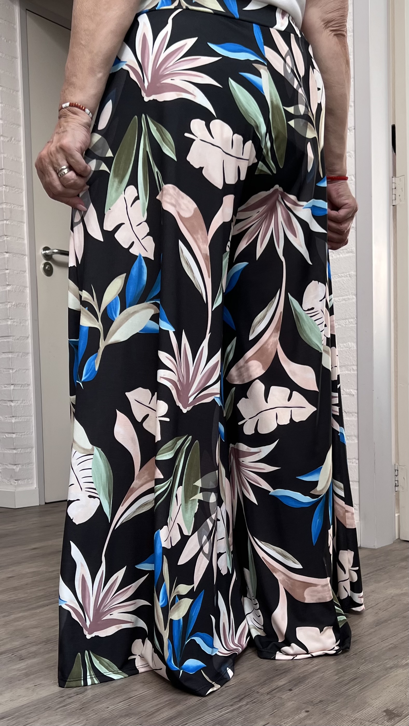 ITALY Mode jersey viscose  wijde broek apart /zeer rekbaar/zwart