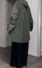 ITALIA  oversized  tussenjas  waterbestendig met ritssluiting en capuchon /in meerdere kleuren