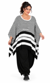 AKH oversized gebreide tuniek/poncho  apart stretch wit/zwart