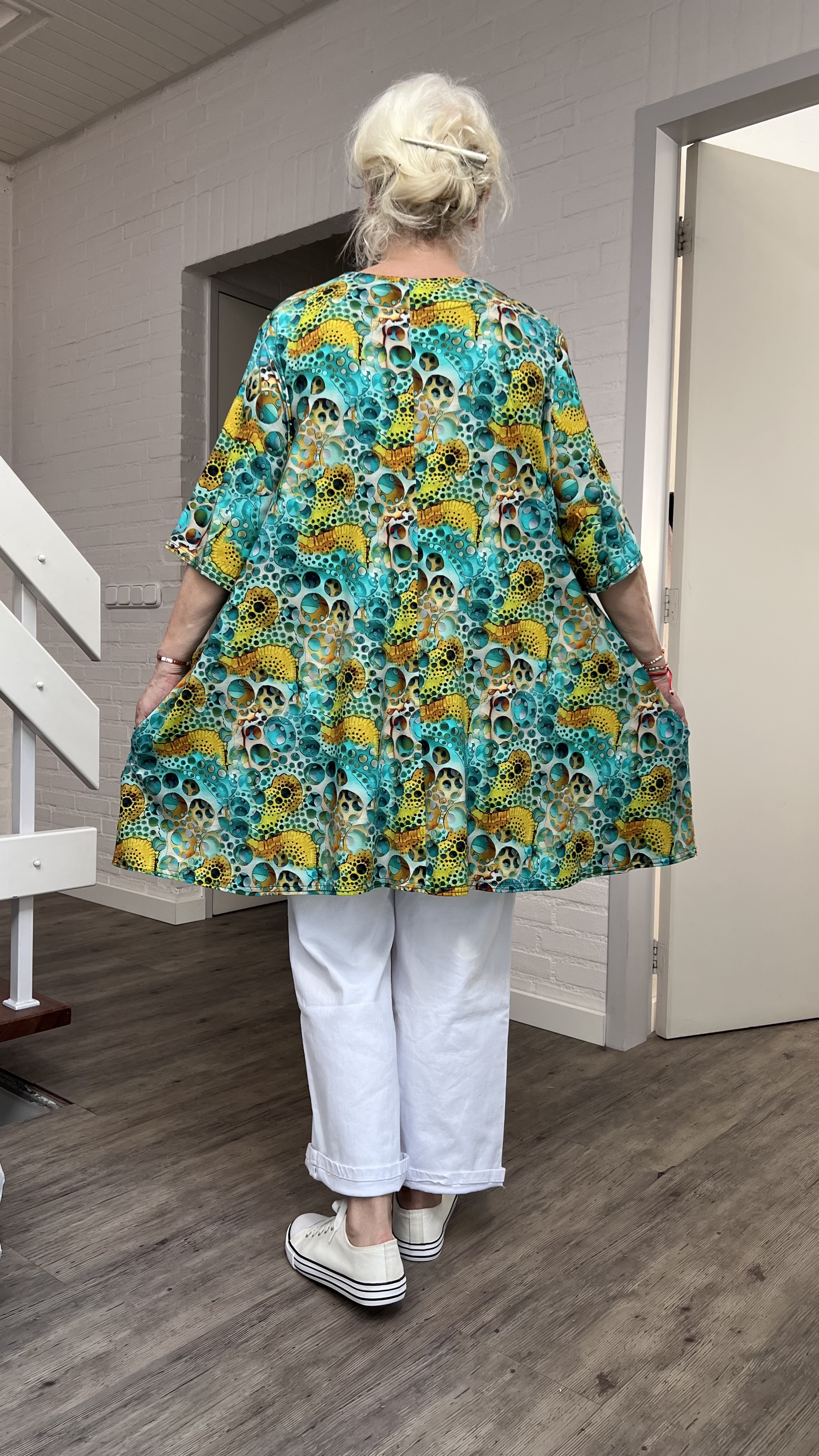 Naveed oversized viscose A-lijn tuniek met aparte decolleté/ stretch