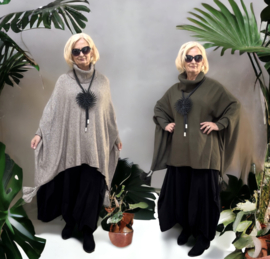 ITALIA oversized super zacht  gebreide tuniek/poncho  / in meerdere kleuren