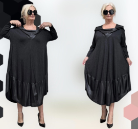 SASHA Diva oversized viscose A-lijn jurk  zwart/stretch