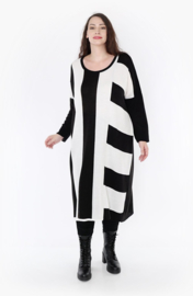 AKH oversized gebreide  tuniek/jurk  apart stretch zwart/wit