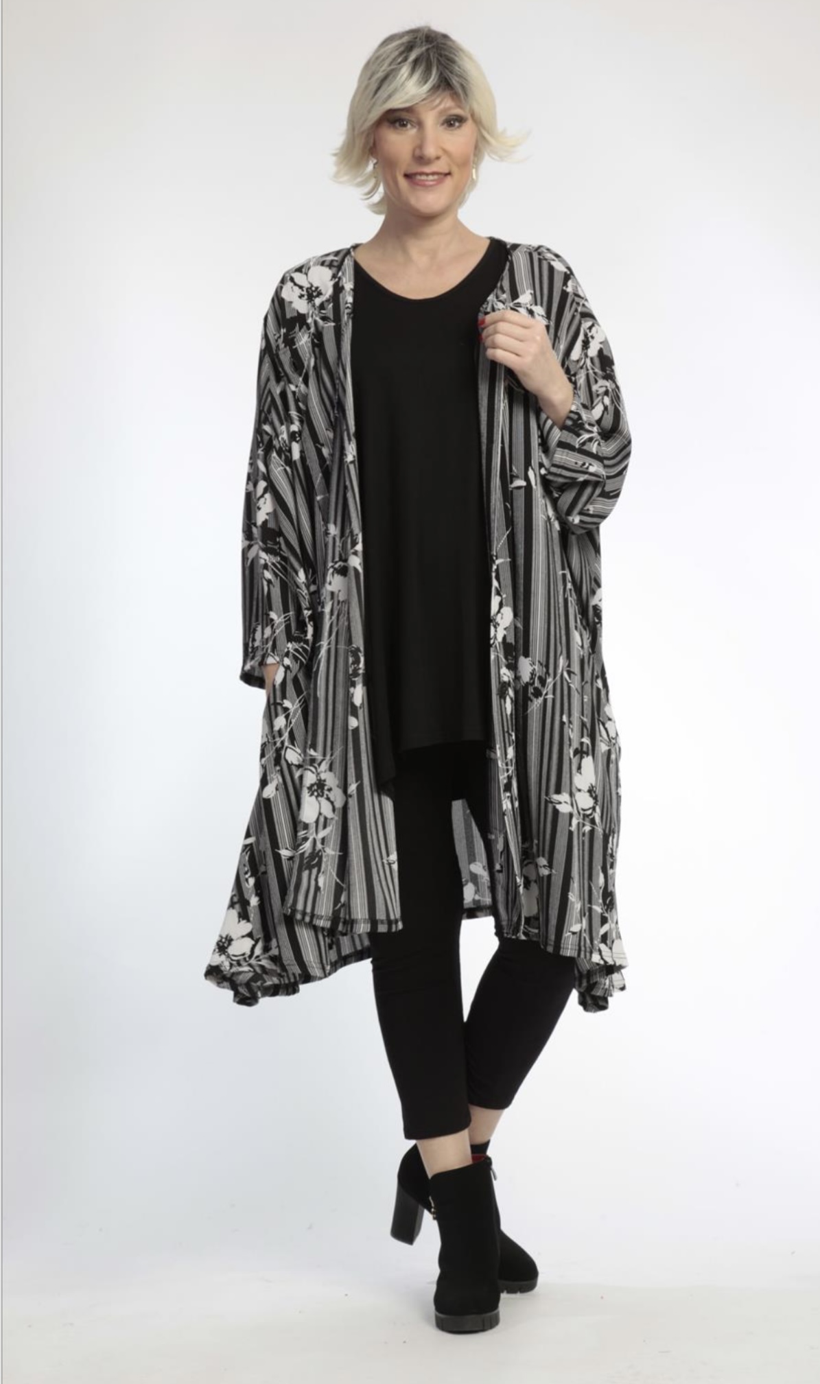 AKH viscose mix oversized A-lijn tuniek/blouse zwart/wit