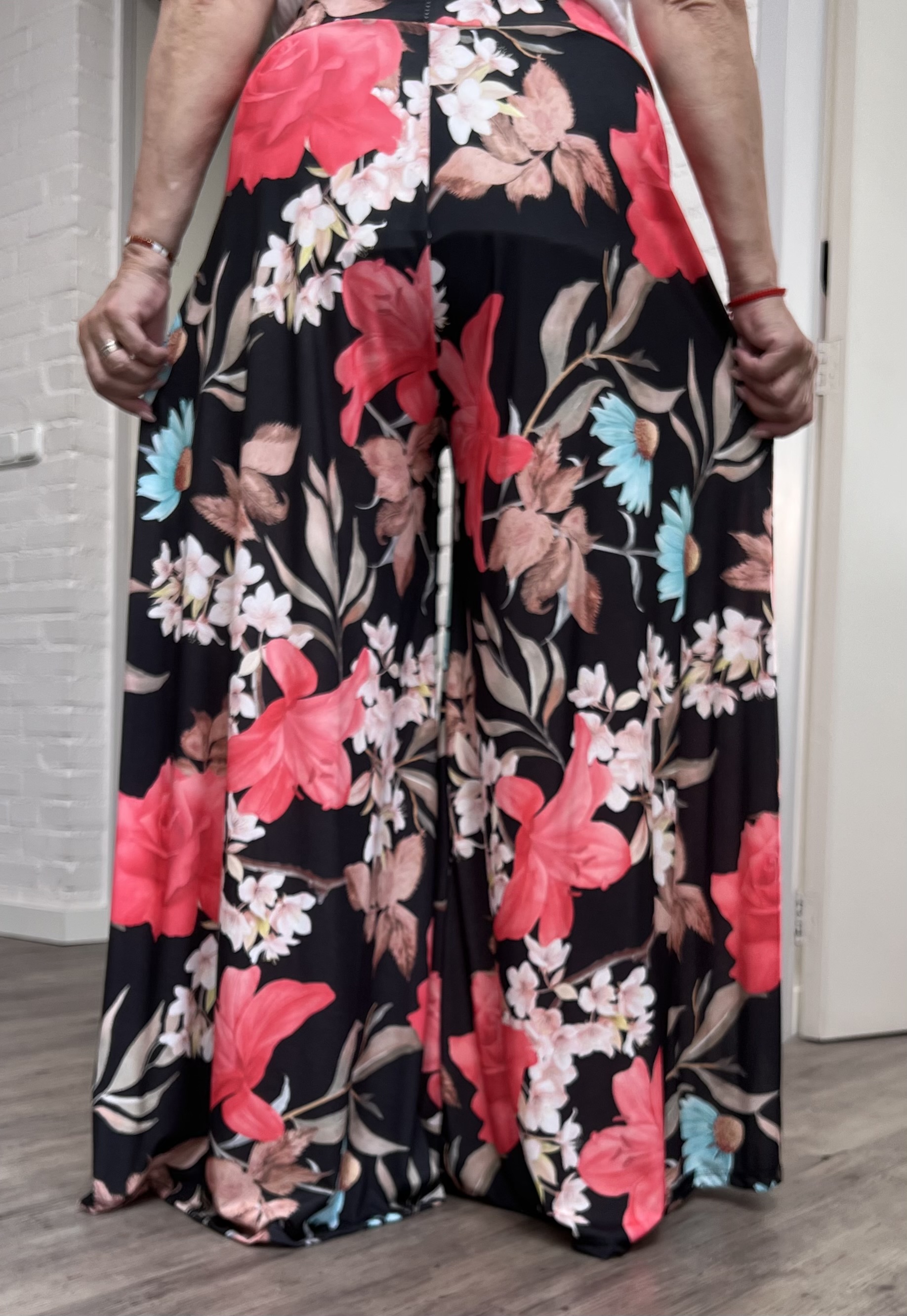 ITALY Mode jersey viscose  wijde broek apart /zeer rekbaar zwart