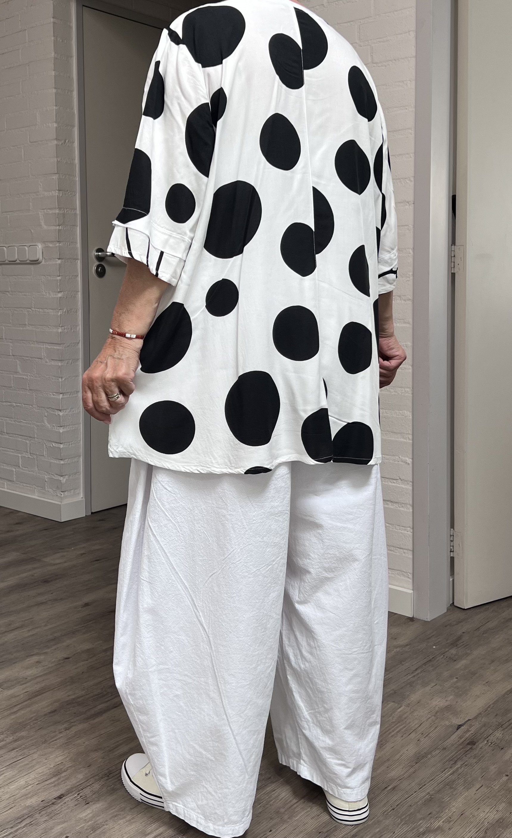 SINNE design.. A- lijn viscose tuniek wit/zwart