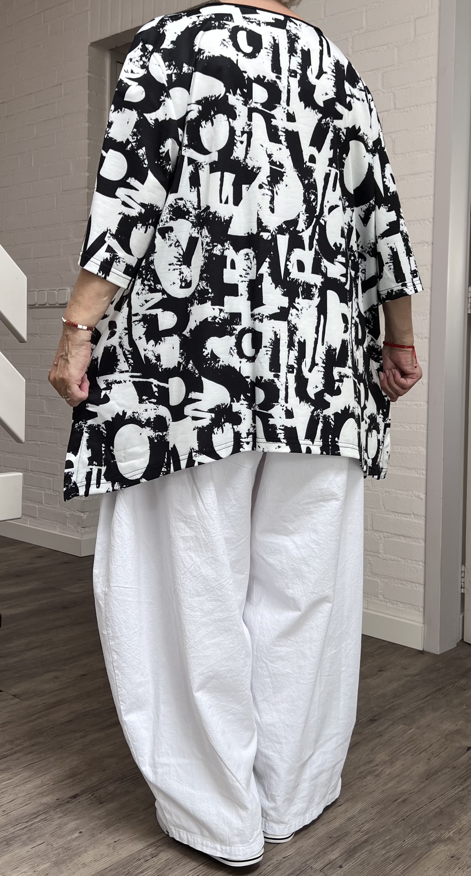 SINNE design.. A- lijn viscose/katoen top/tuniek stretch zwart/wit