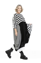 AKH oversized gebreide A-lijn tuniek/jurk  apart stretch zwart/wit