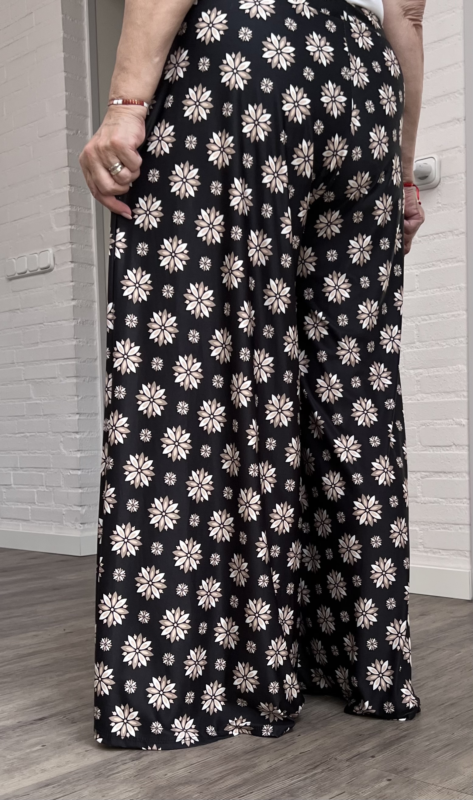ITALY Mode jersey viscose  wijde broek apart /zeer rekbaar/zwart/beige