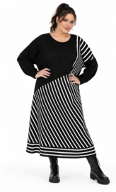 AKH oversized gebreide  tuniek/jurk  apart stretch zwart/wit